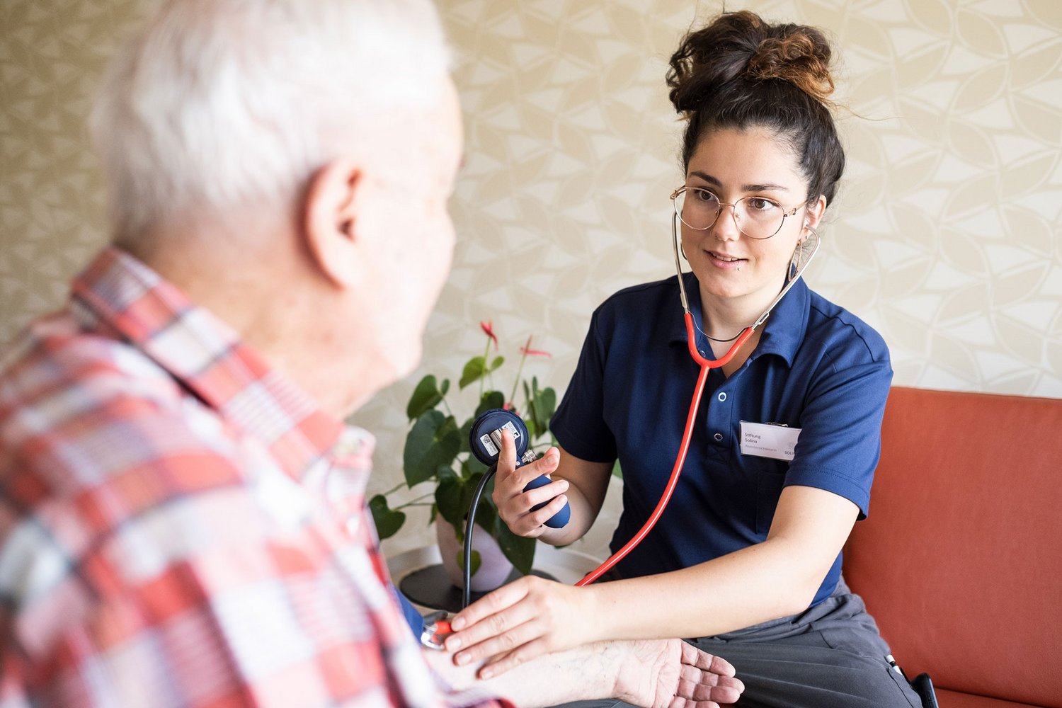 Solina Pflege und Betreuung, Blutdruckmessung Solina Pflege und Betreuung, Blutdruckmessung